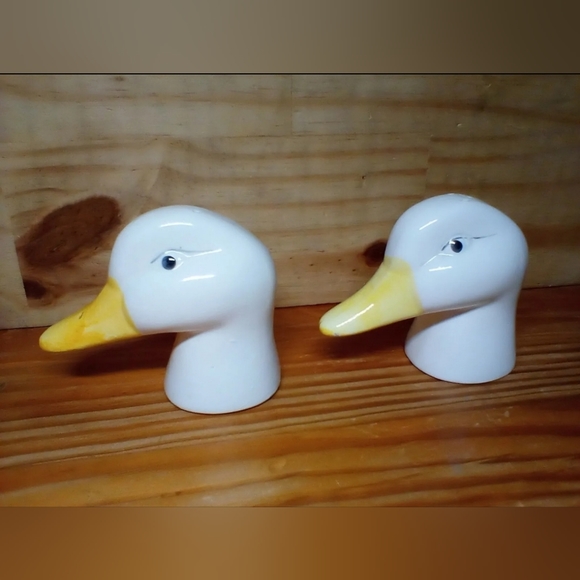 Vintage Unbranded Duck Head Salt And Pepper Shaker Set - Picture 5 of 5